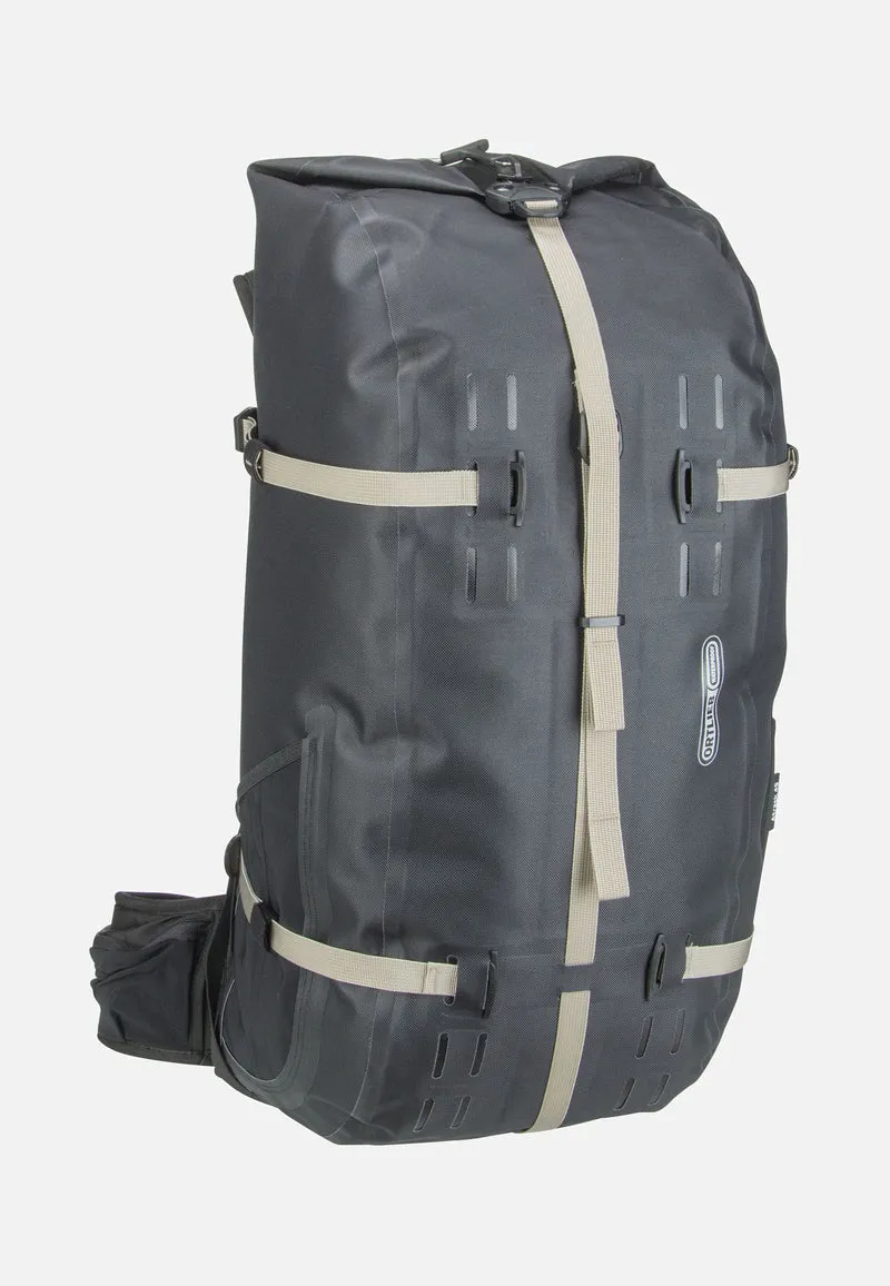 Atrack 45L Schwarz - Reiserucksack