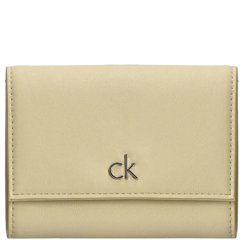 Calvin Klein RE-Lock Medium Trifold - Gelbörse 3cc 13 cm (parsnip)